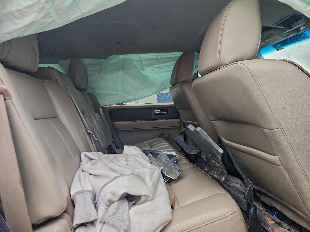 Ford Expedition Xlt Image 9