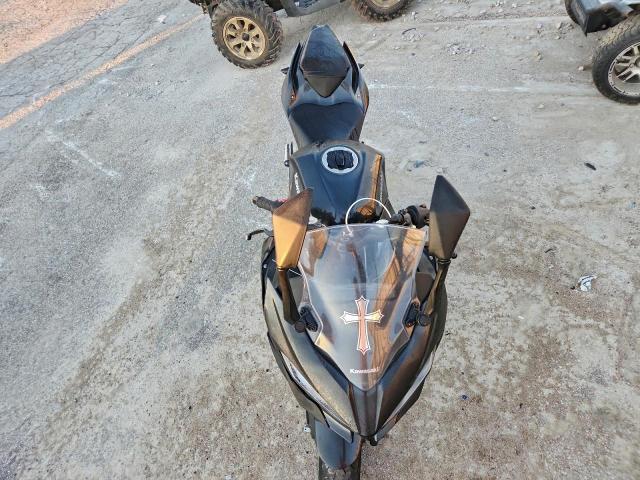 Kawasaki Ex400 Image 9