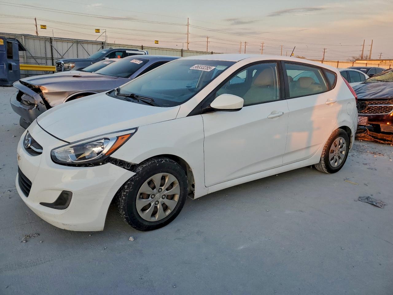 Hyundai ACCENT Se Image 1