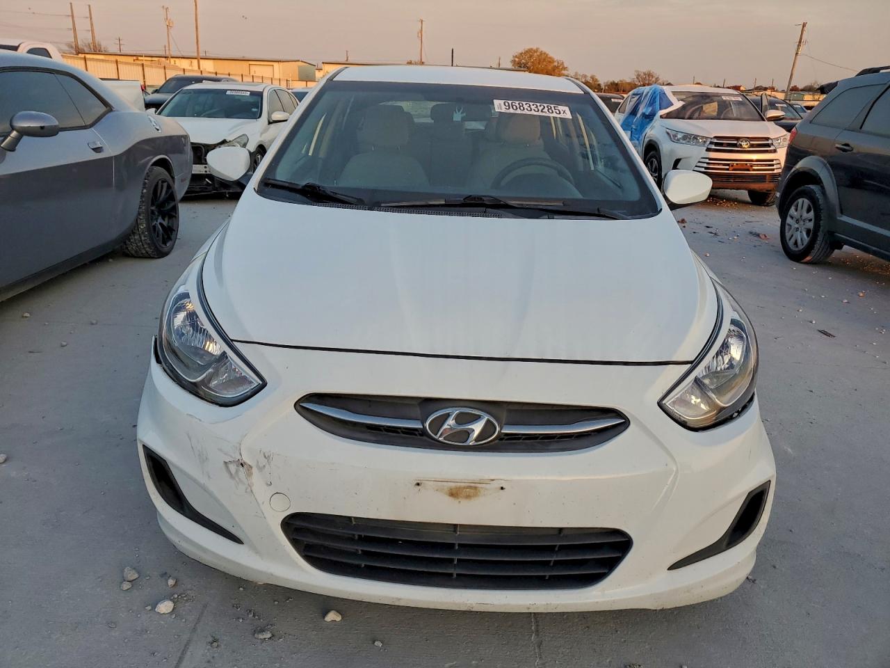 Hyundai ACCENT Se Image 9