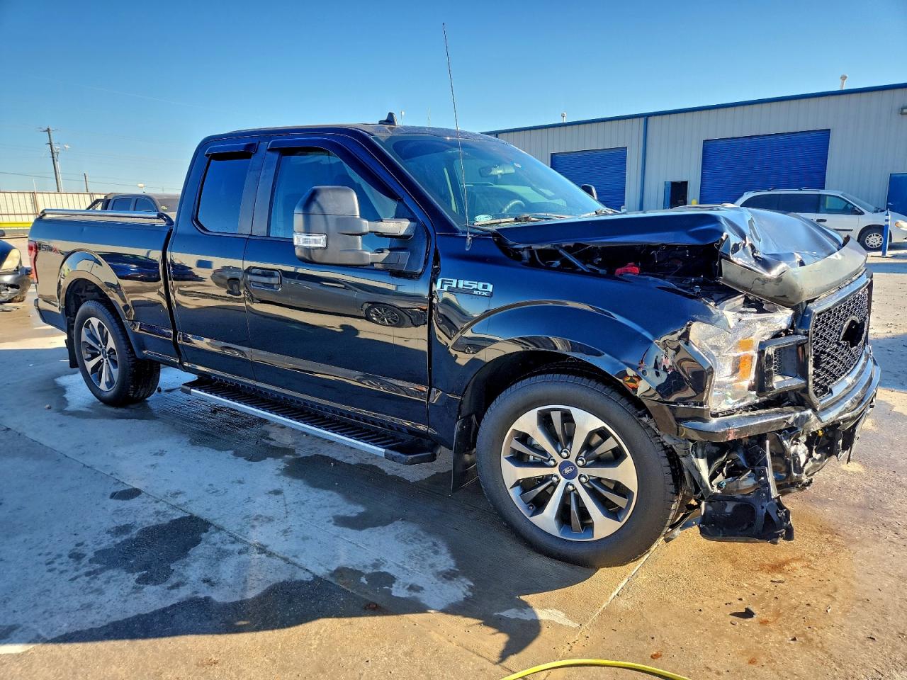 Ford F-150 Super Cab Image 5