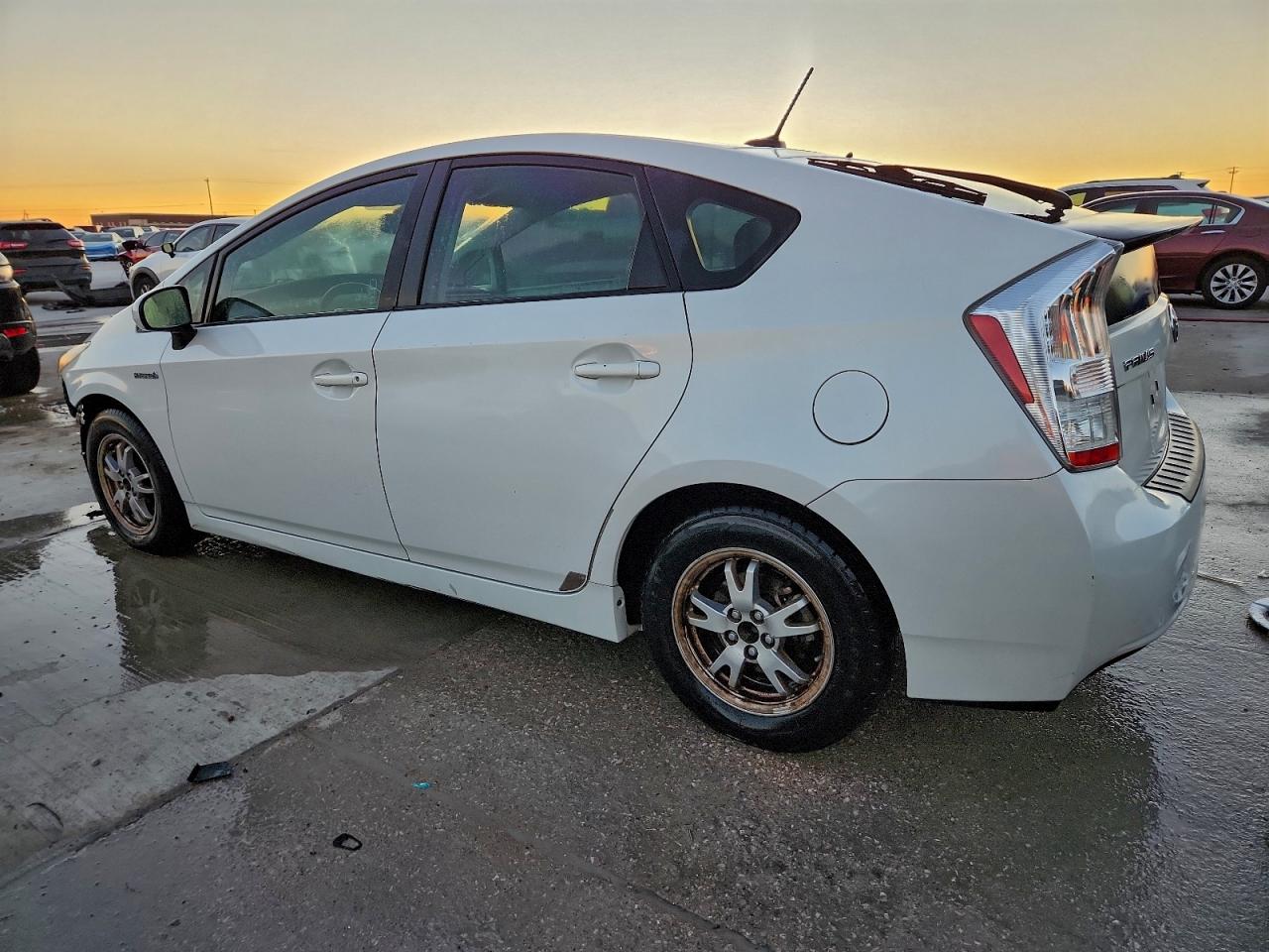 Toyota Prius Image 12