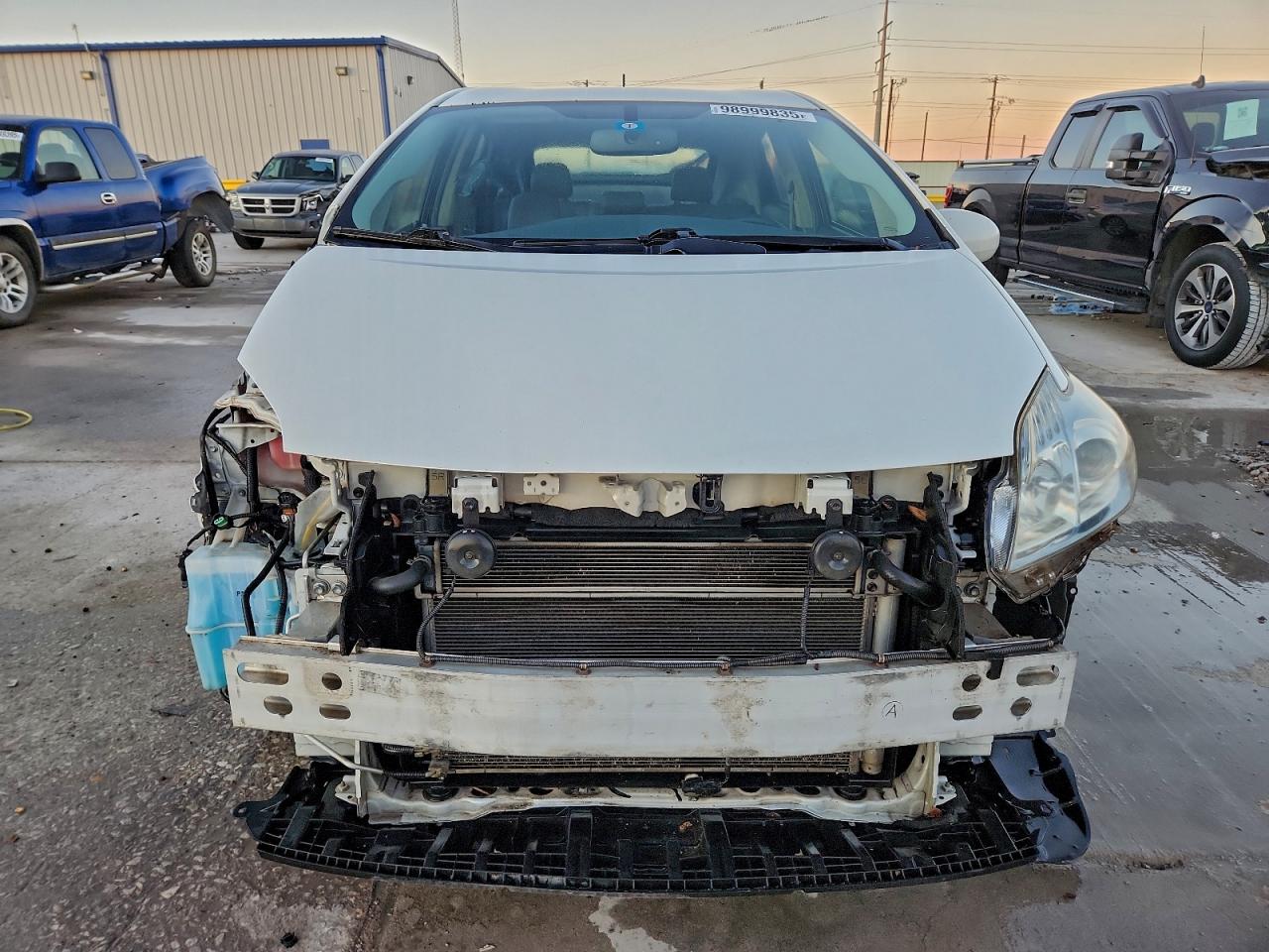 Toyota Prius Image 13