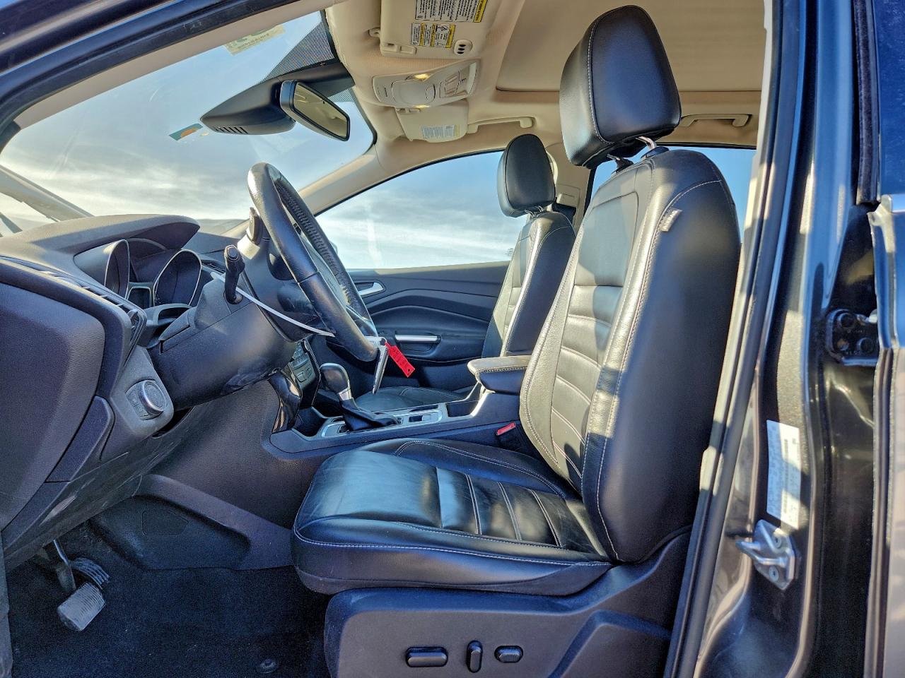 Ford Escape Titanium Image 6