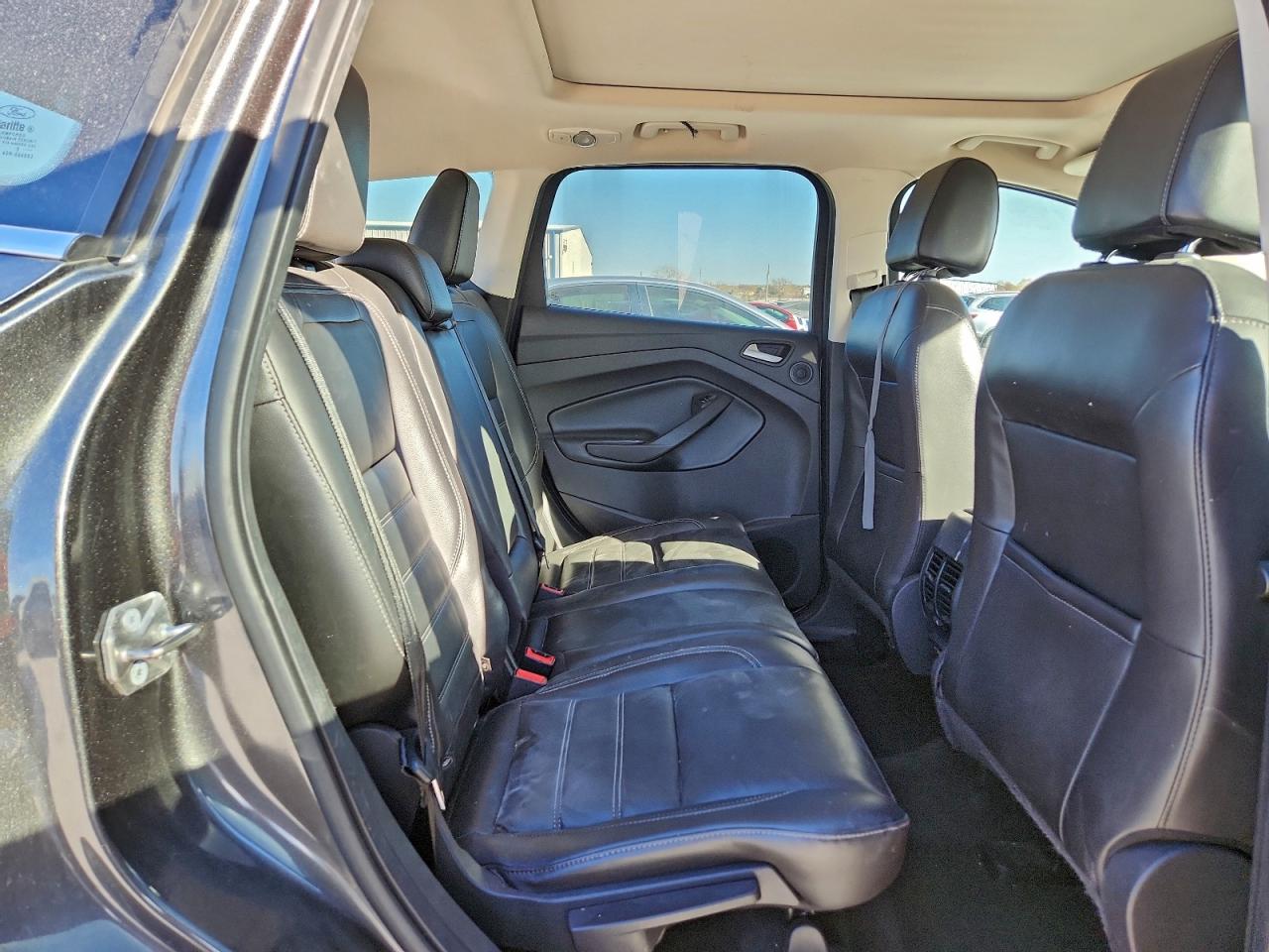 Ford Escape Titanium Image 7