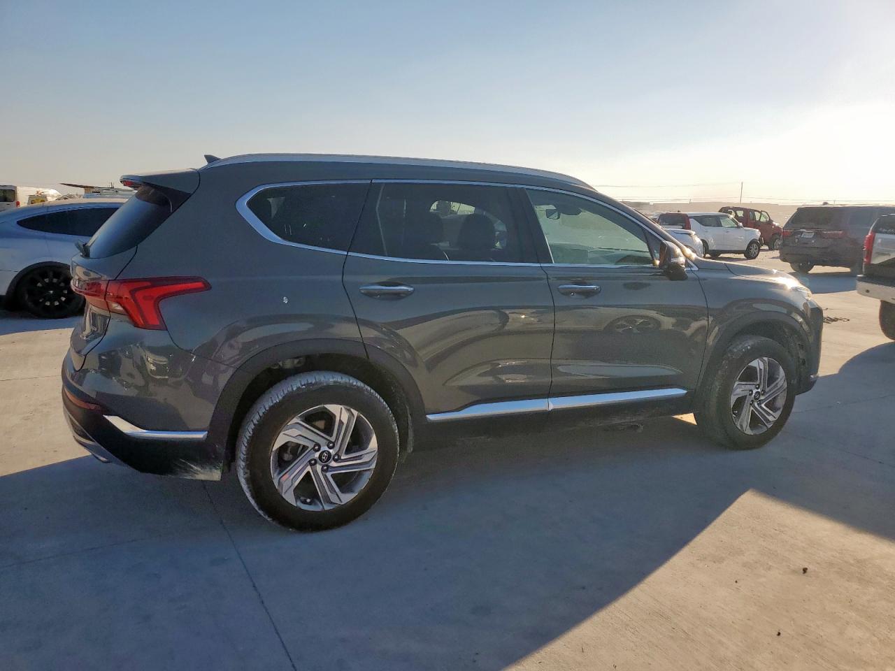 Hyundai SANTA FE Sel Premium Image 11
