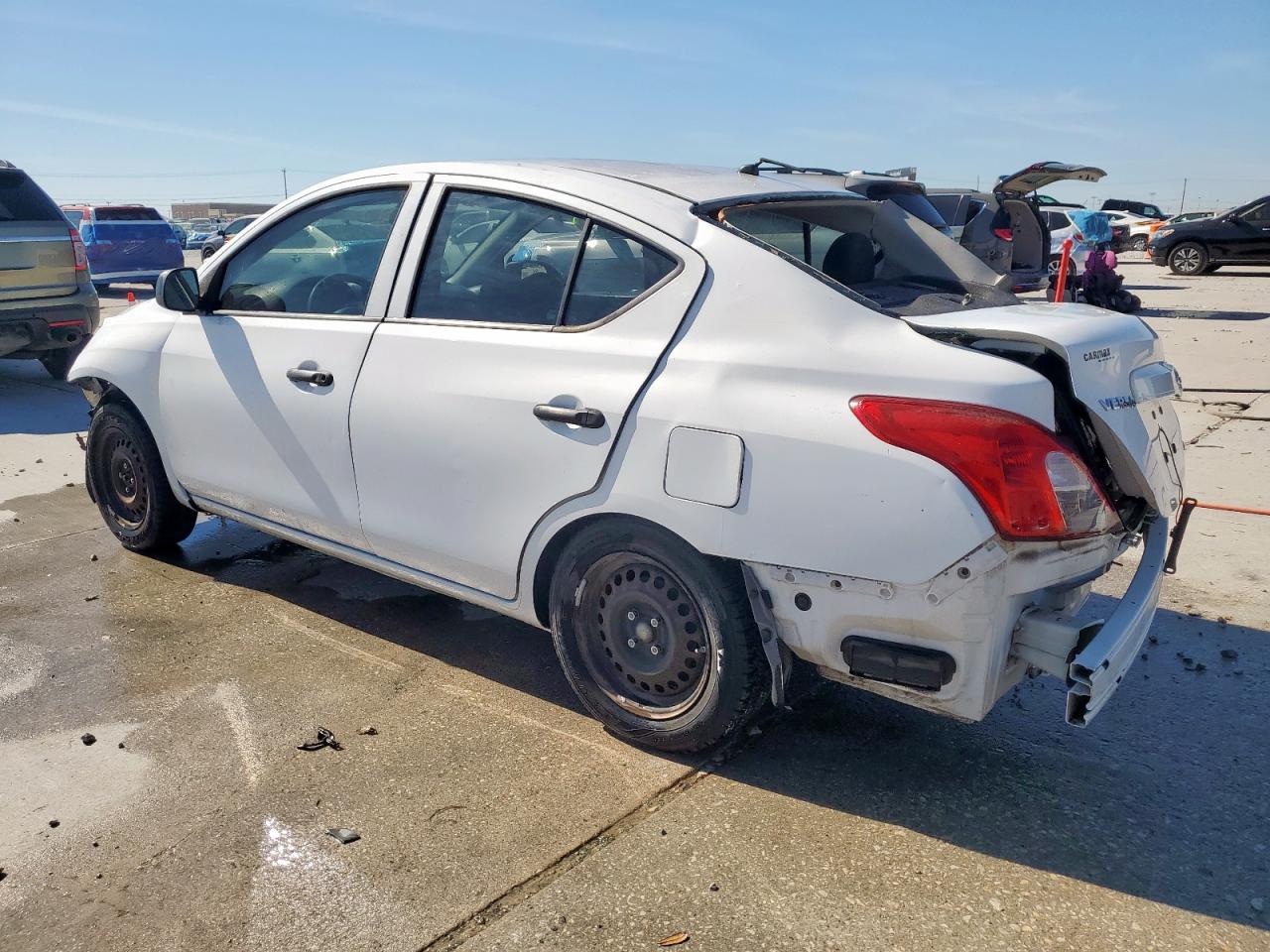 Nissan Versa S Image 3