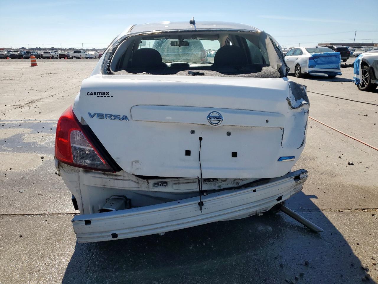 Nissan Versa S Image 4