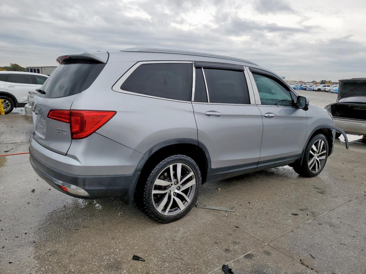 Honda Pilot Touring Image 14