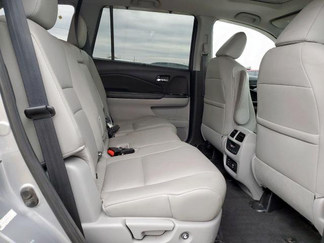 Honda Pilot Touring Image 12