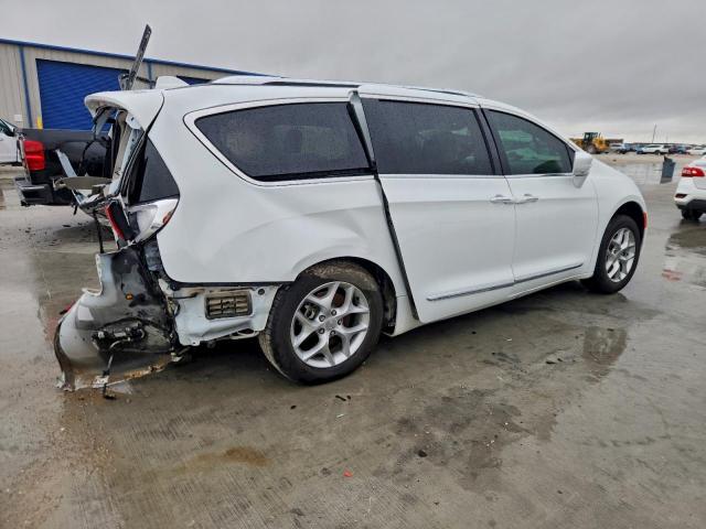 Chrysler Pacifica Touring L Plus Image 13