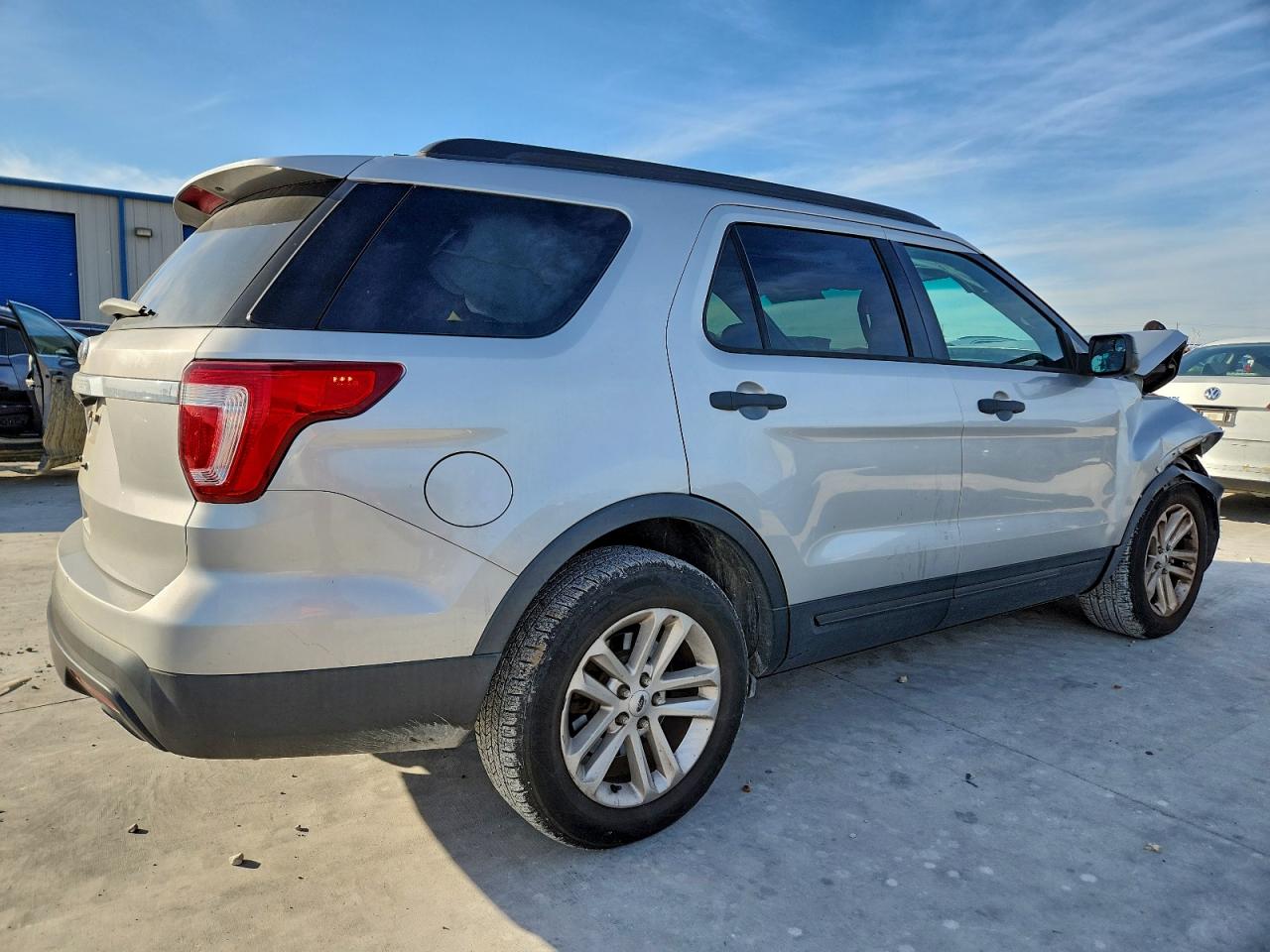 Ford Explorer Image 9