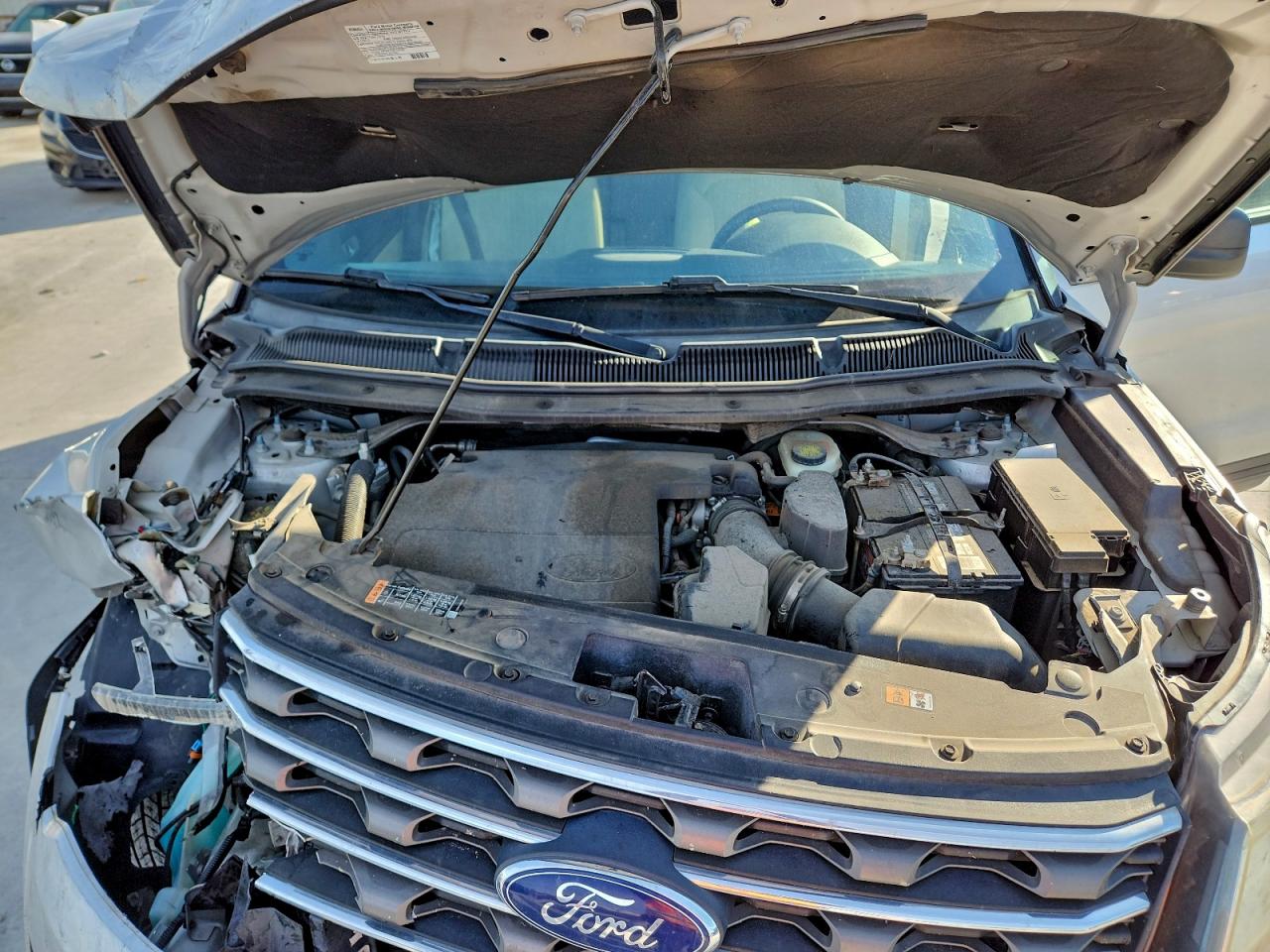 Ford Explorer Image 2