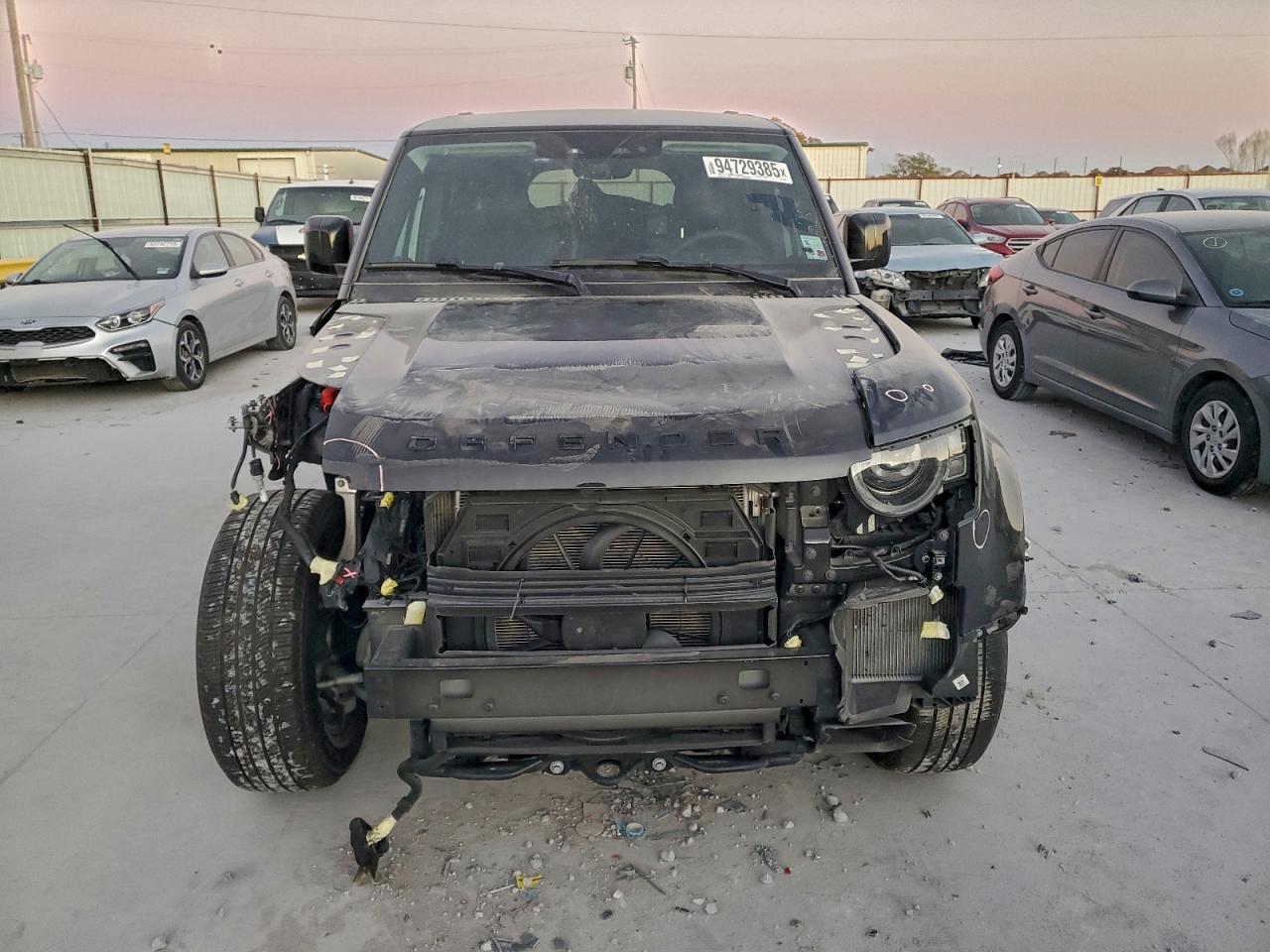 Land Rover Defender 130 S Image 3