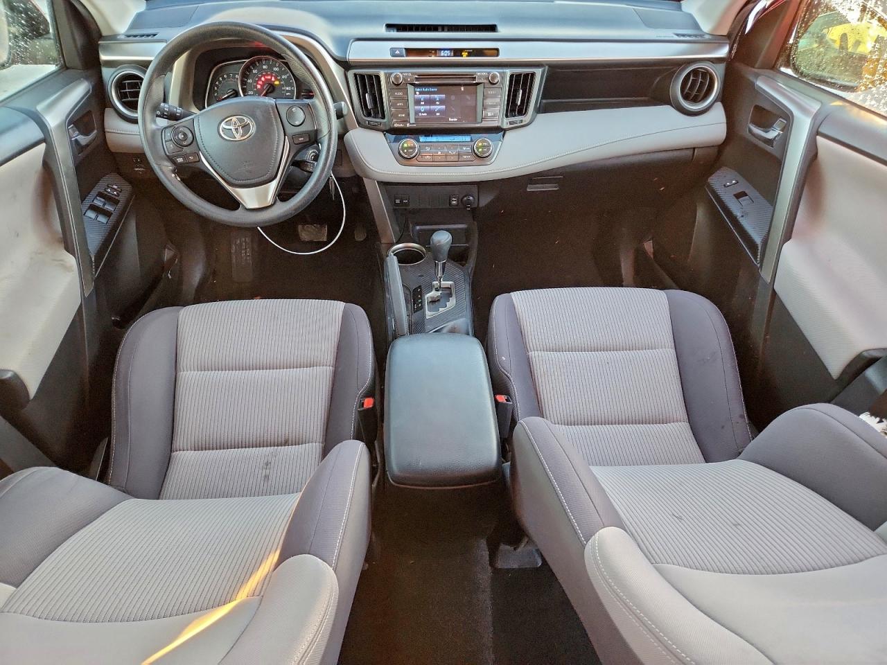 Toyota RAV4 Xle Image 2