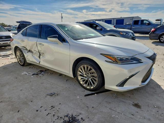 Lexus Es 300h Ultra Luxury Image 5