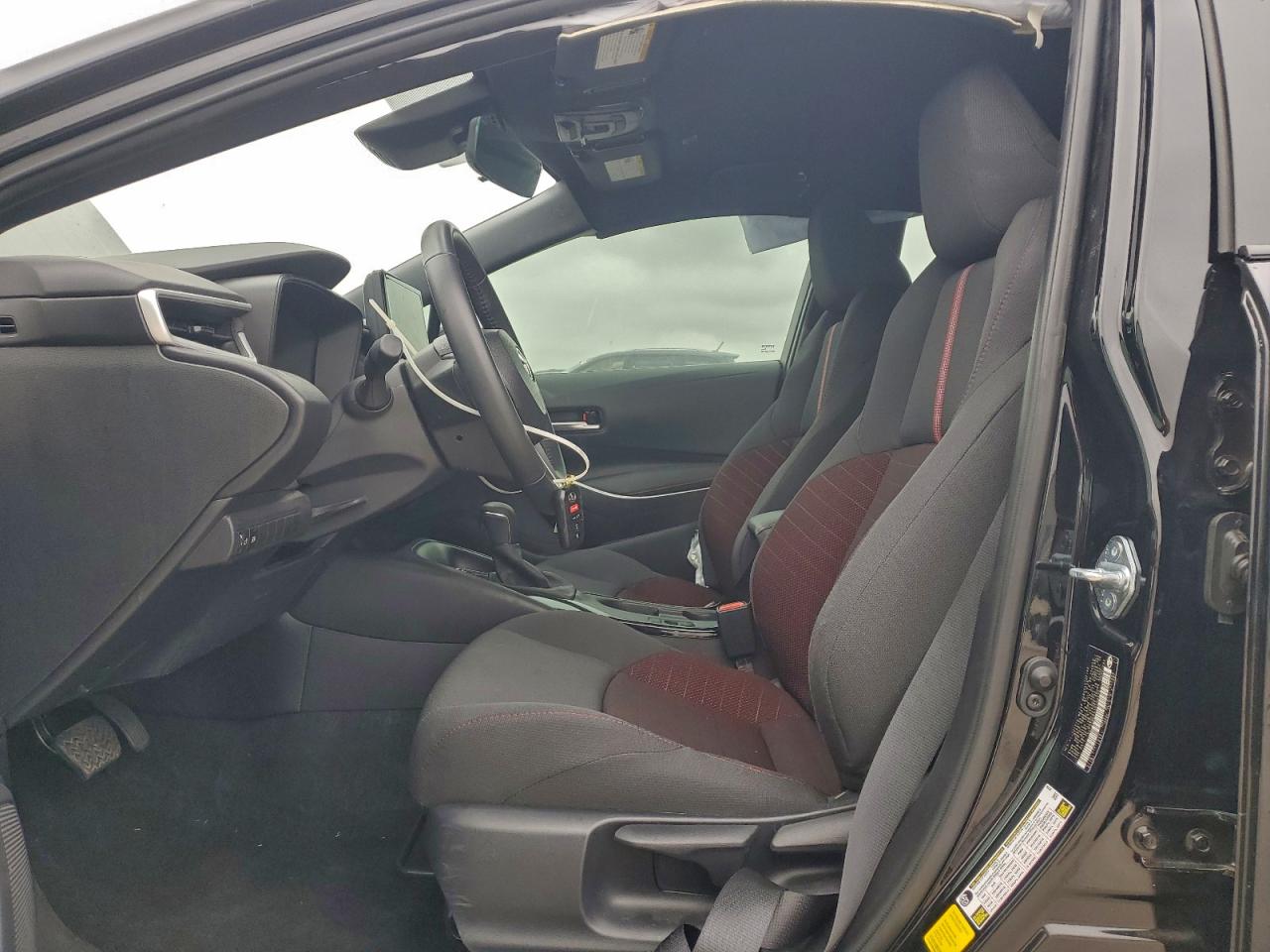 Toyota Corolla Se Image 10