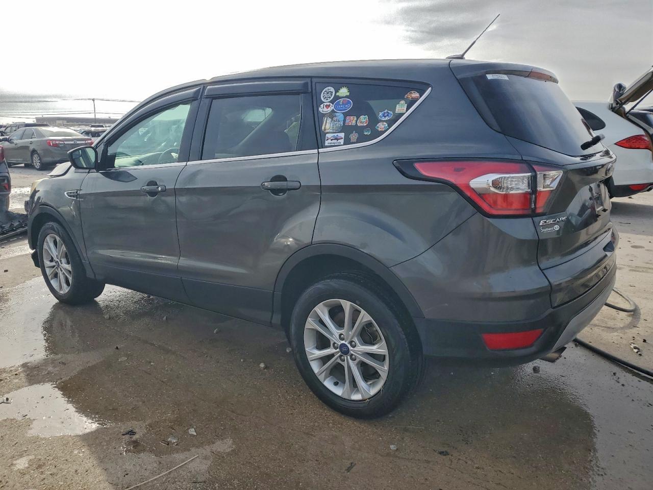 Ford Escape Se Image 3