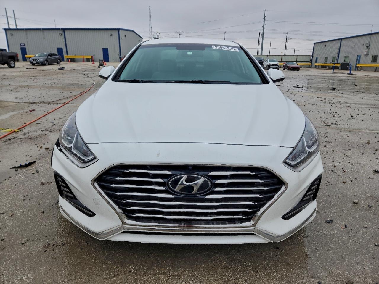 Hyundai SONATA Hybrid Image 2