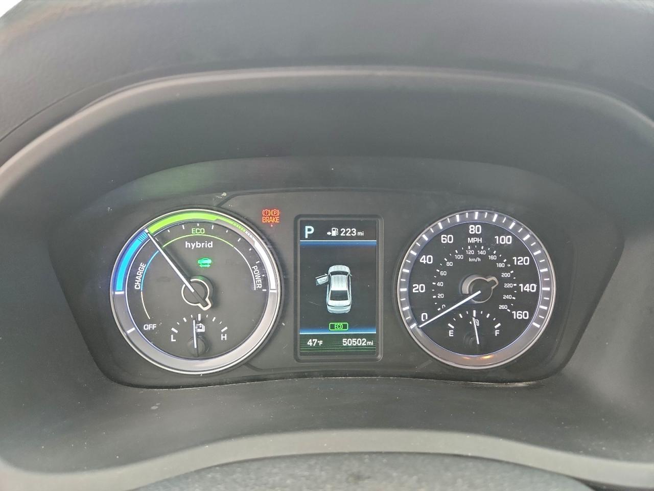 Hyundai SONATA Hybrid Image 12