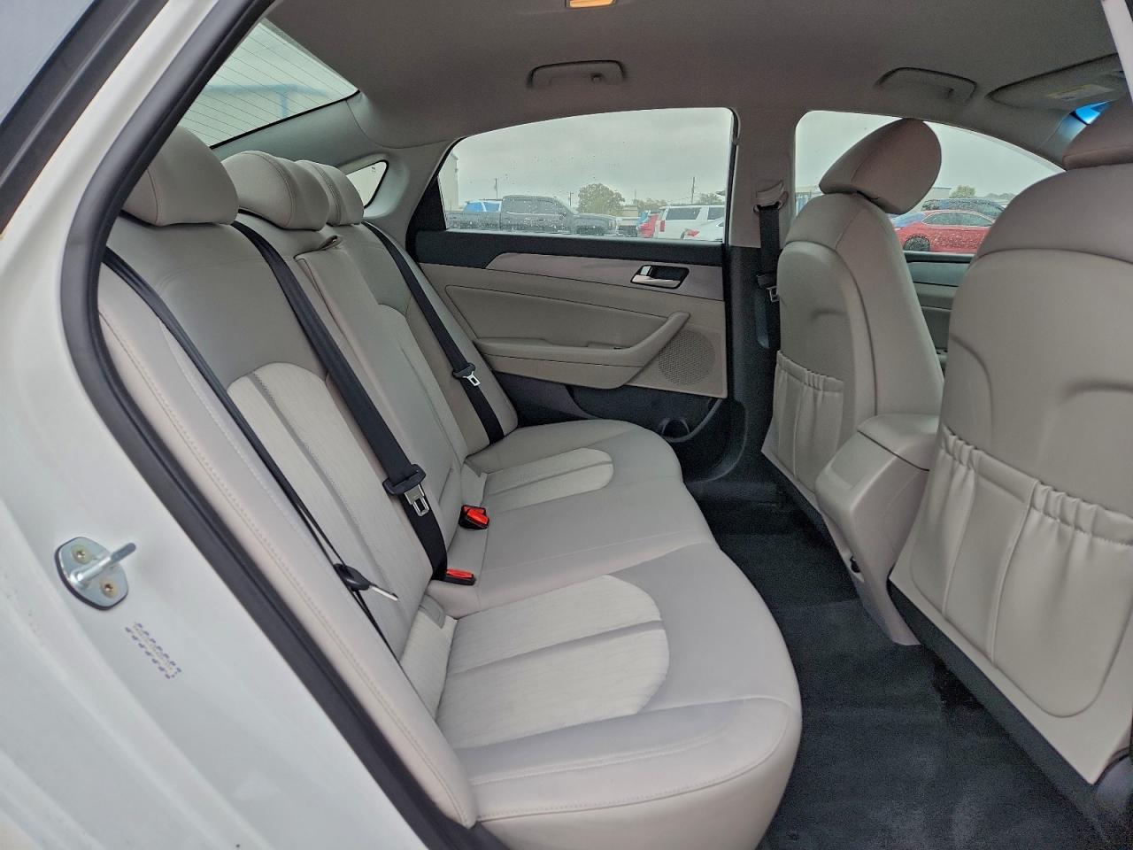 Hyundai SONATA Hybrid Image 11