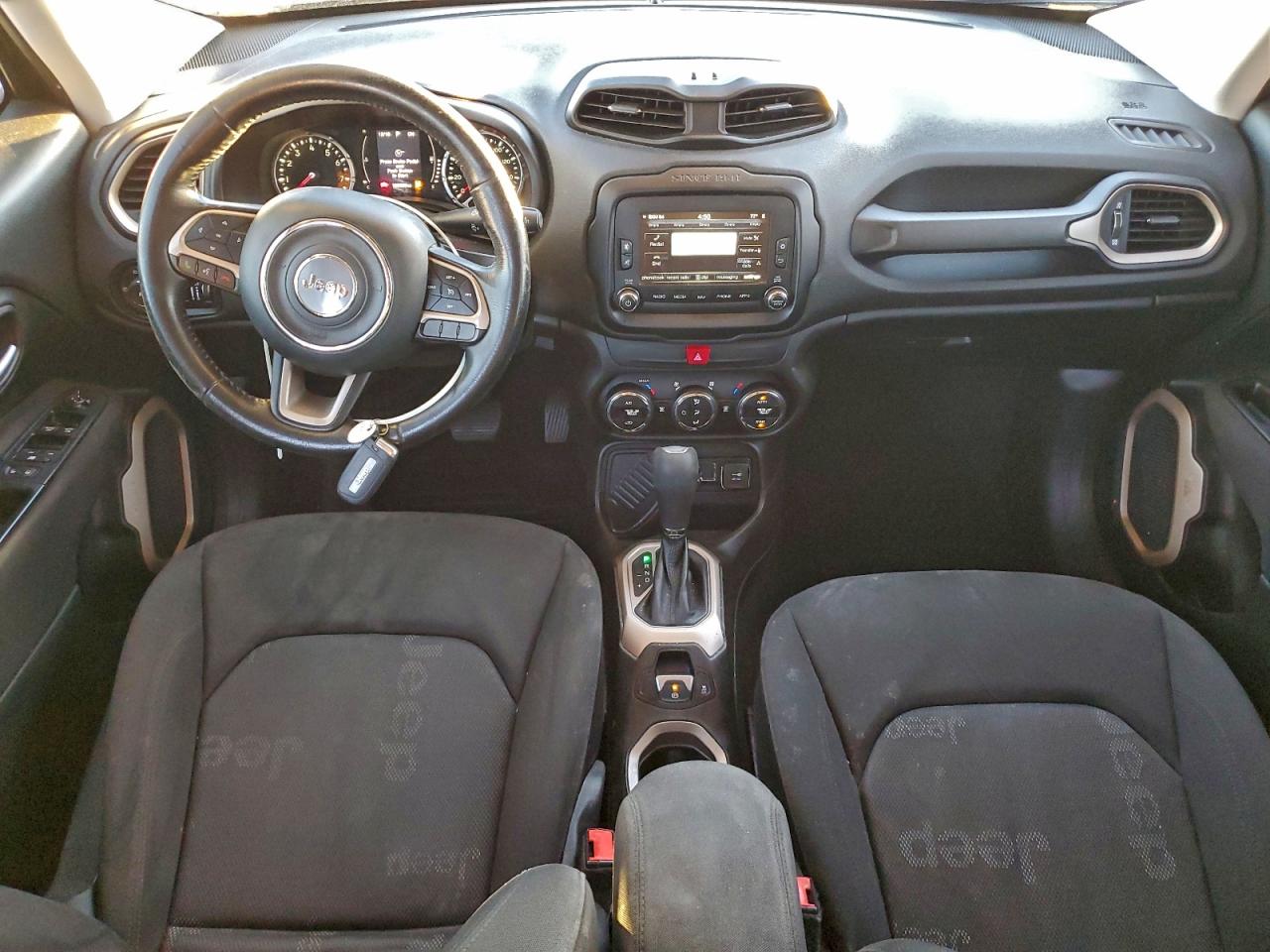 Jeep Renegade Latitude Image 8