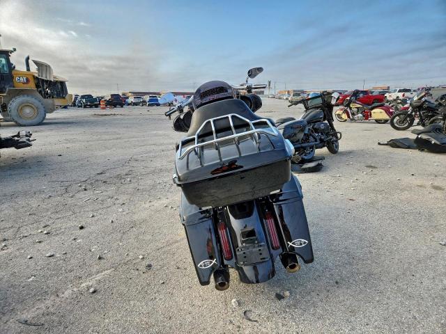 Harley-Davidson Fl Cvo Street Glide Image 4