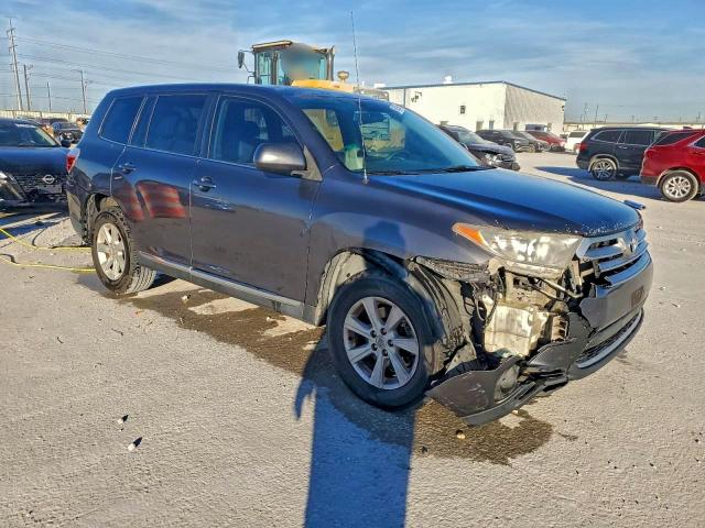 Toyota Highlander Base Image 6