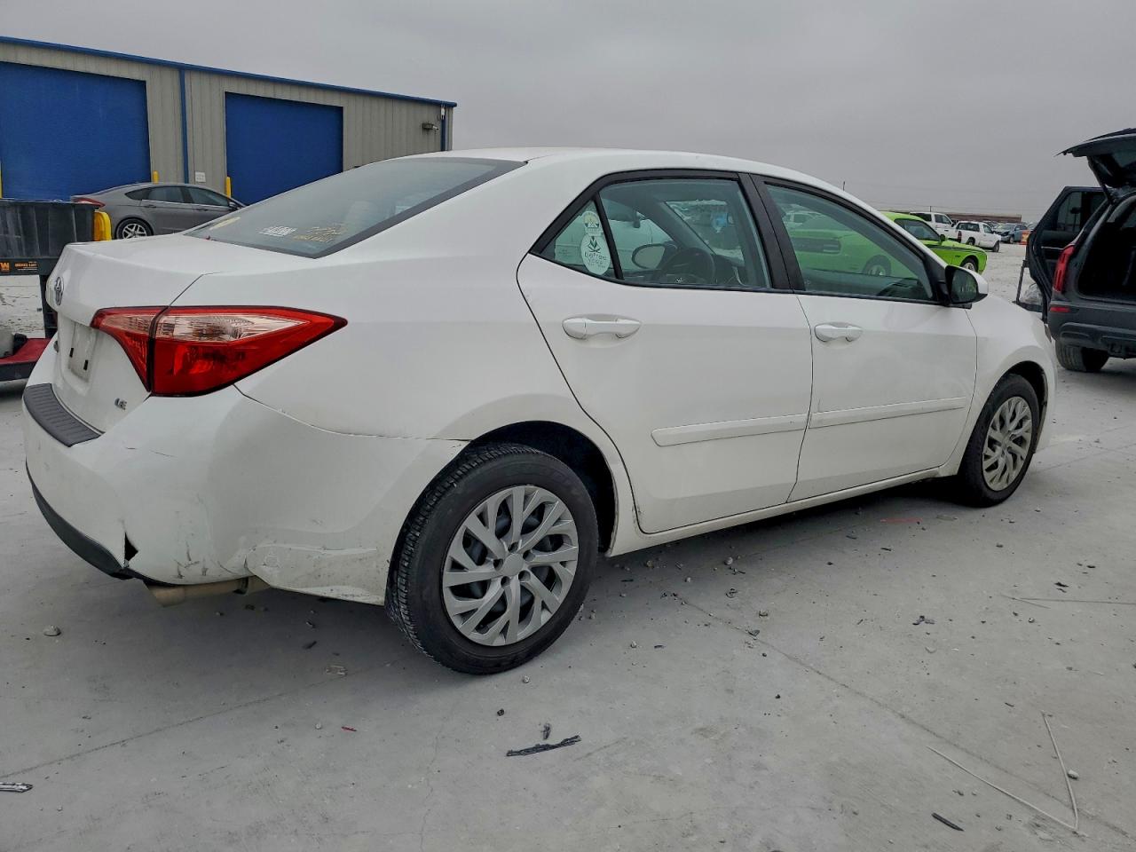 Toyota Corolla L Image 8