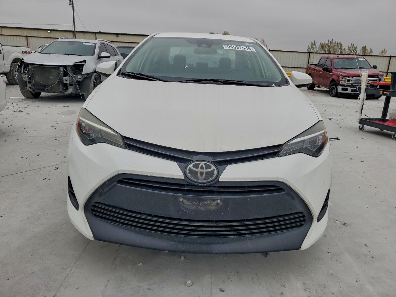 Toyota Corolla L Image 7