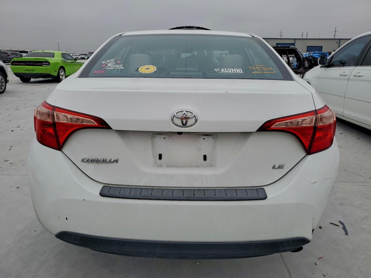 Toyota Corolla L Image 12