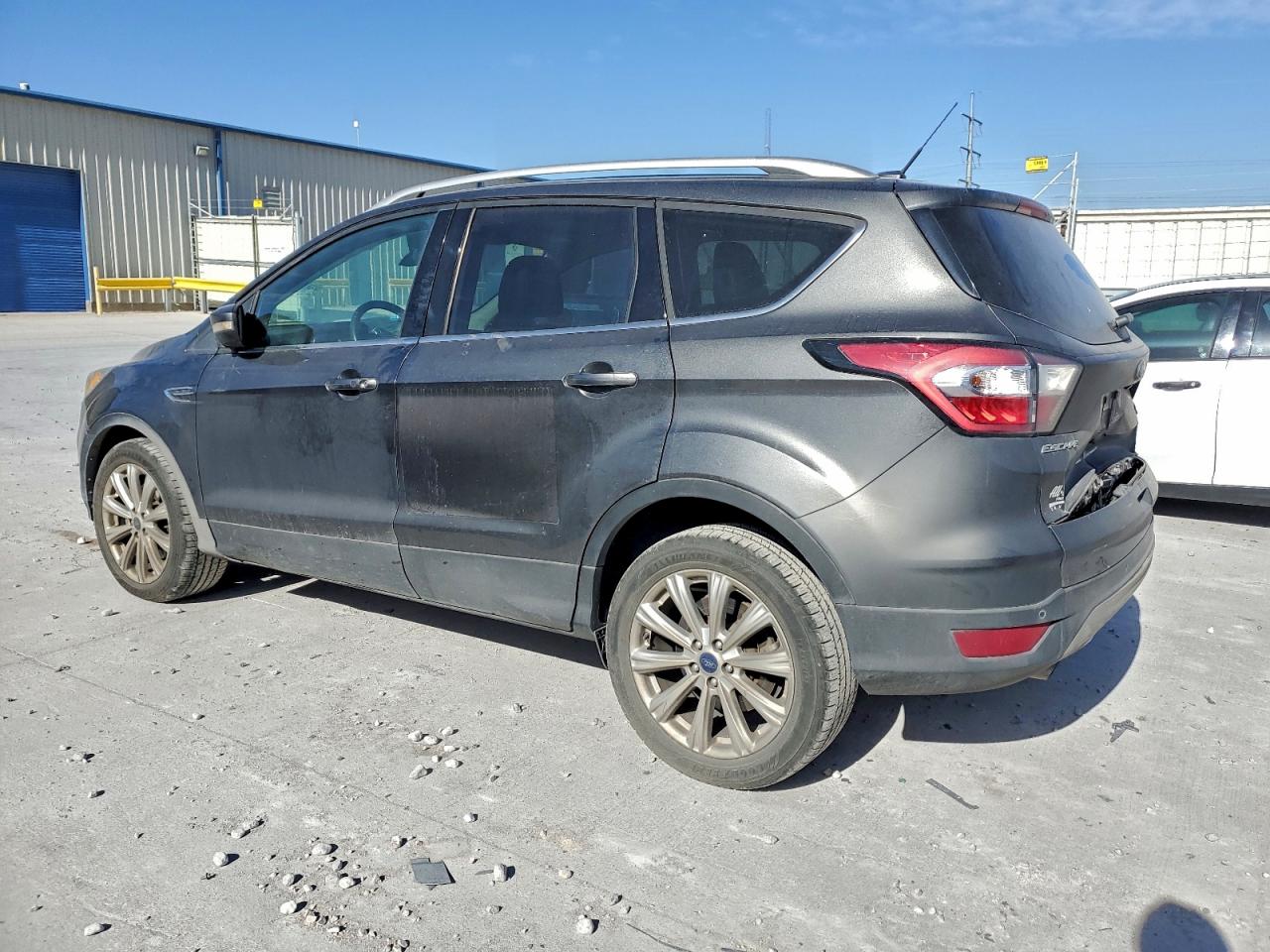 Ford Escape Titanium Image 4
