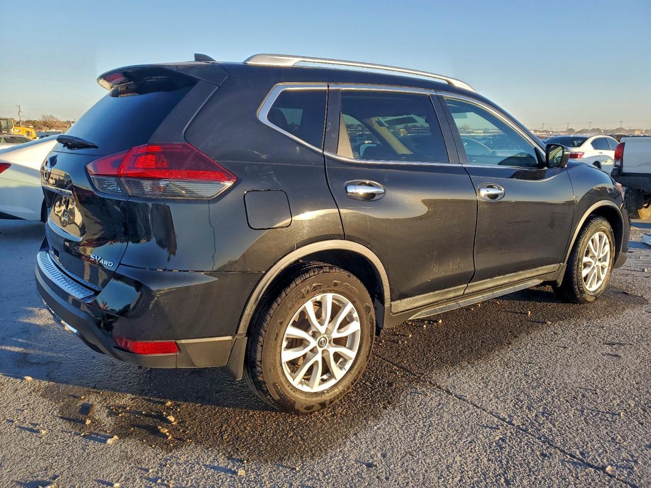 Nissan Rogue S Image 2