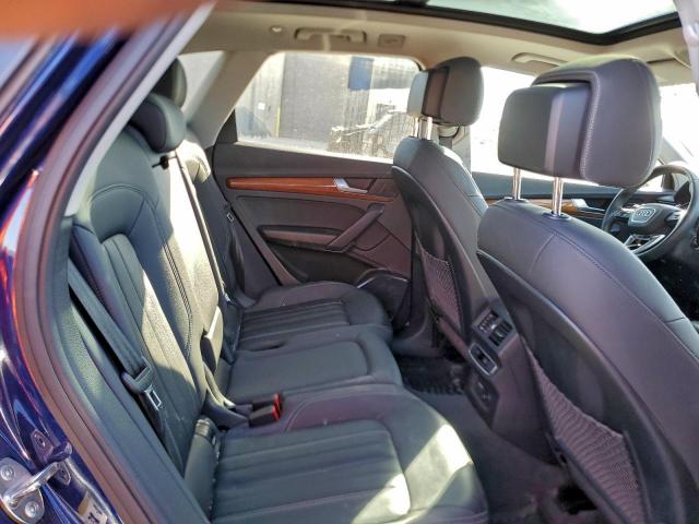 Audi Q5 Premium 45 Image 12