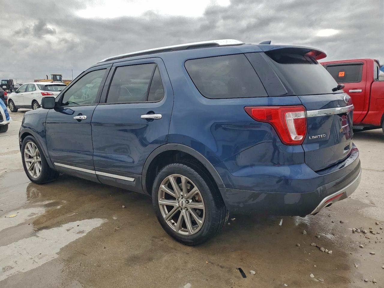 Ford Explorer Limited Image 9