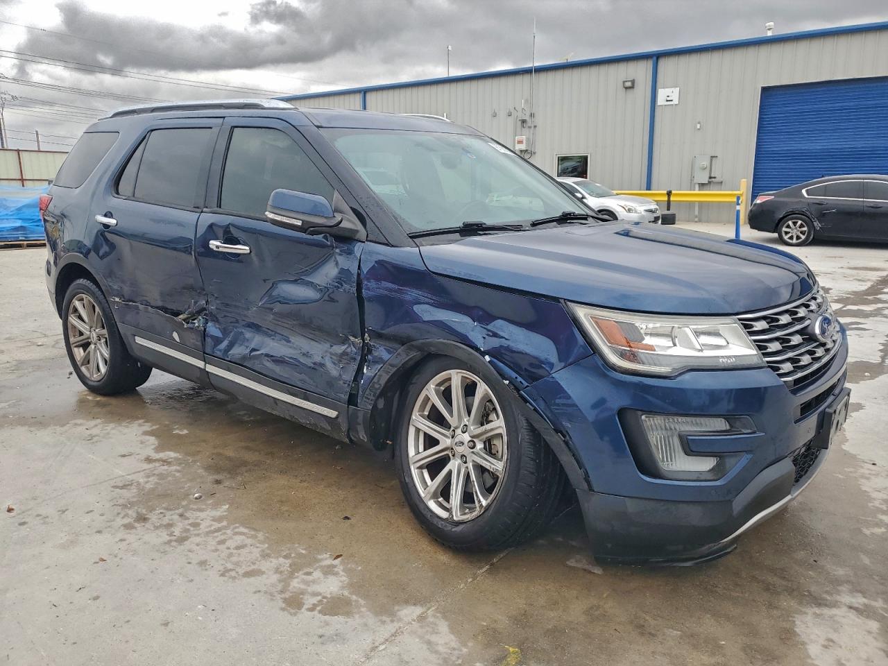 Ford Explorer Limited Image 2