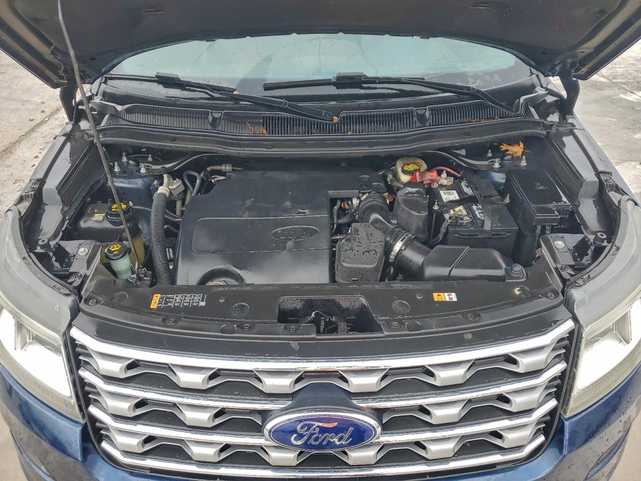 Ford Explorer Limited Image 6