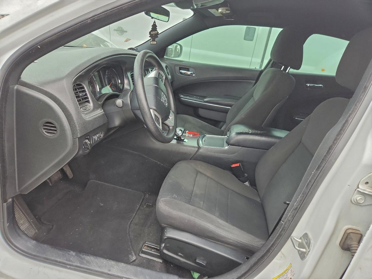 Dodge Charger Se Image 11