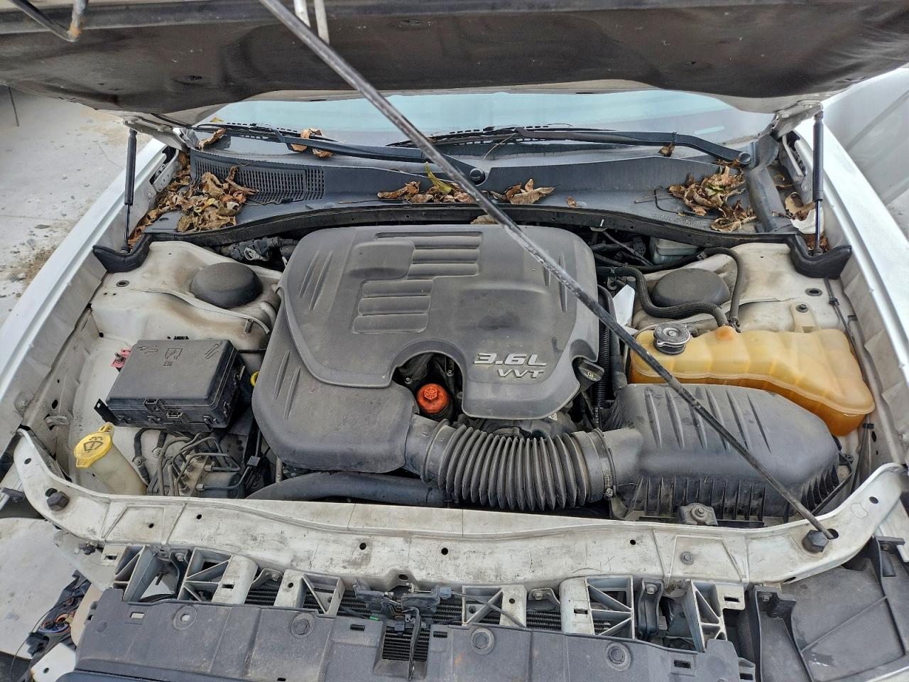 Dodge Charger Se Image 8