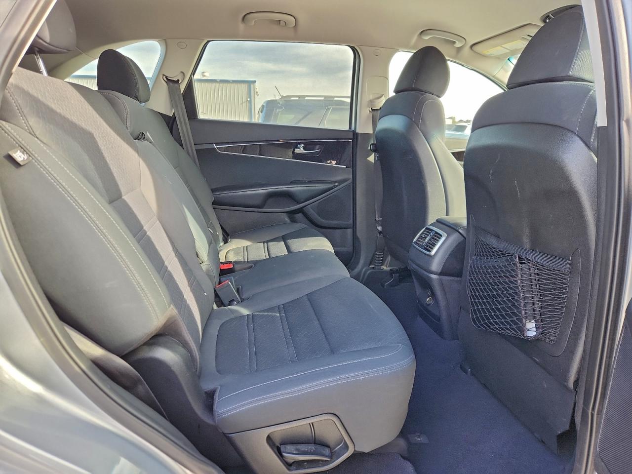Kia Sorento Lx Image 14