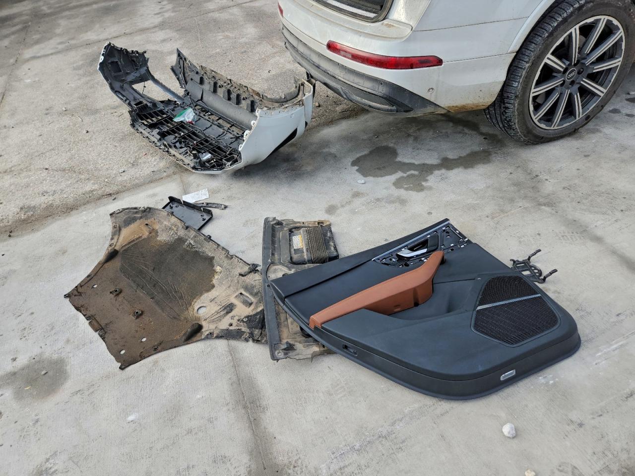 Audi Q7 Premium Plus Image 11