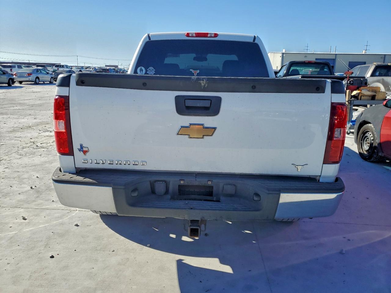 Chevrolet Silverado C1500 Crew Cab Image 3
