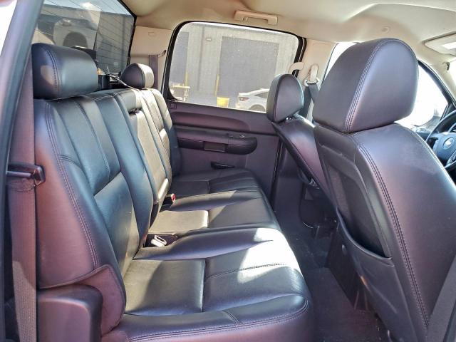 Chevrolet Silverado C1500 Crew Cab Image 4