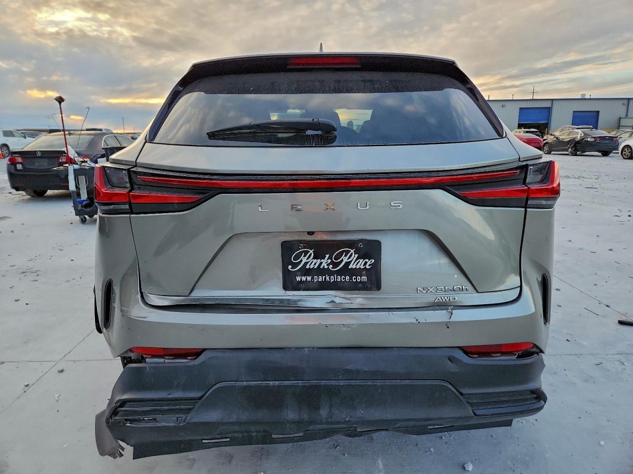 Lexus NX 350h Image 7