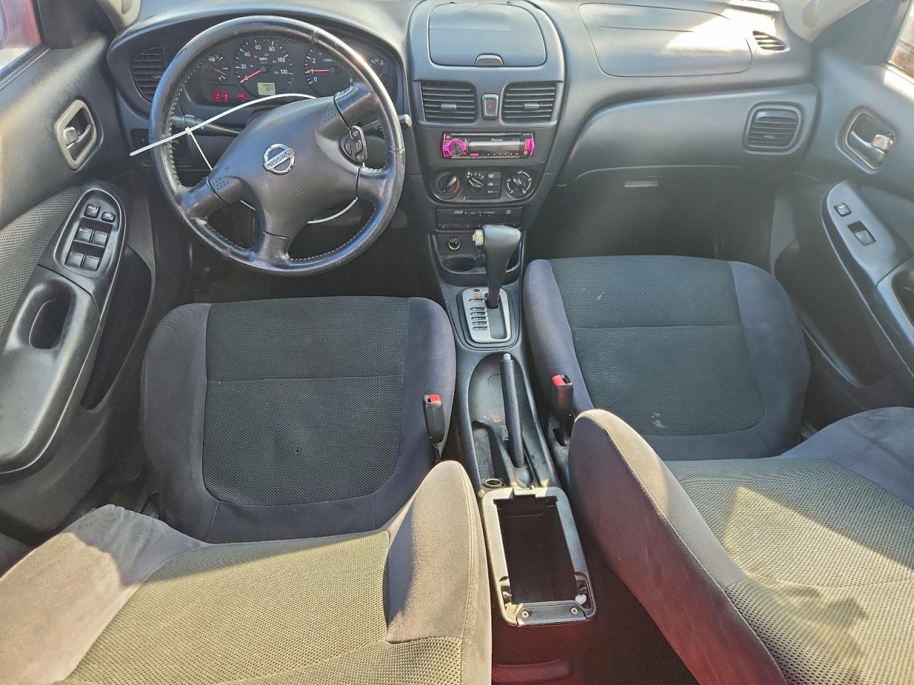 Nissan Sentra 1.8 Image 4