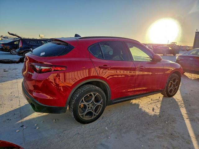 Alfa Romeo Stelvio Sport Image 13