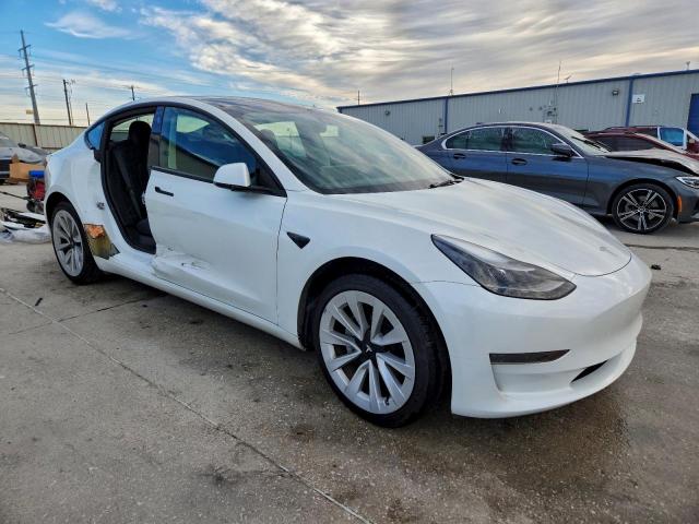 Tesla Model 3 Image 3