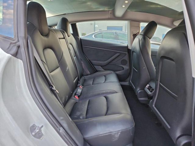 Tesla Model 3 Image 13