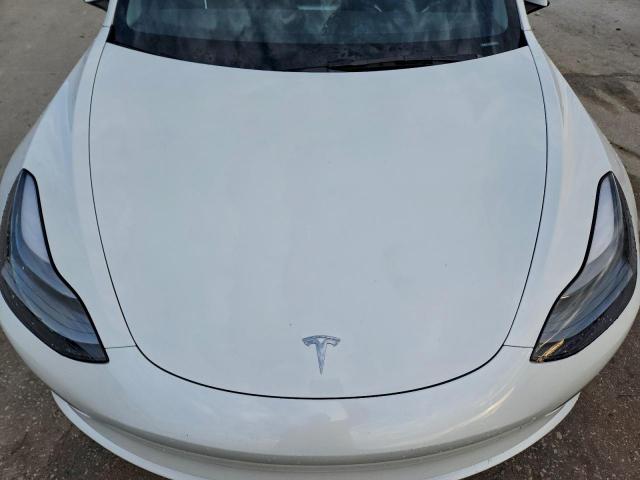 Tesla Model 3 Image 8