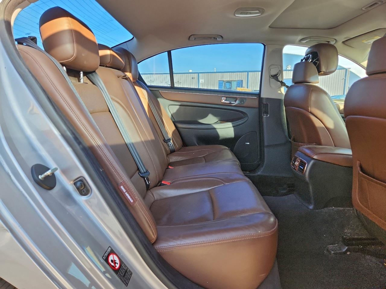 Hyundai Genesis 4.6l Image 7